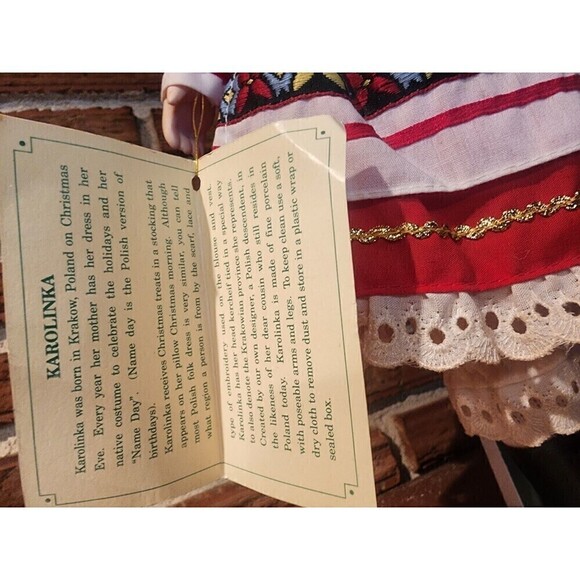 House of Lloyd Christmas Around the World "Karolinka" POLISH Porcelain Doll 1995 - Picture 4 of 4